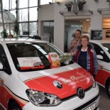 VW up Übergabe an glückliche Gewinner